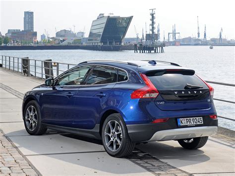 Photo Volvo V40 Cross Country D2 Suv 2014