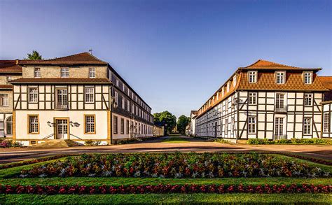 Historische Geb Ude Im Gr Flichen Park Bild Kaufen Image