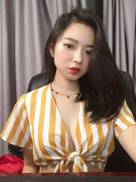 Streamer Vũ Ngọc Kim Chi Và Loạt ảnh Nóng Bỏng Xinh đẹp Khó Rời Mắt