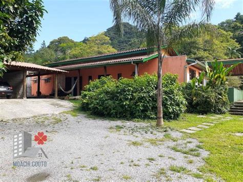 Casa de Condomínio na Avenida Garoupa Ressaca em Ubatuba por R 1 700