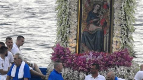 Il Covid Fa Saltare Anche La Processione Per La Madonna Che Viene Dal