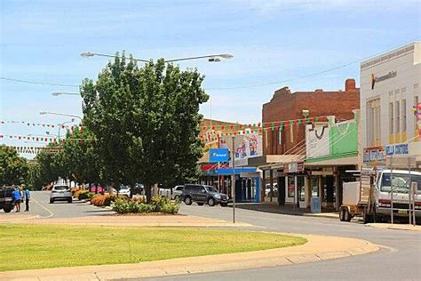 Main street, Leeton NSW | Street view, Leeton, Road trip