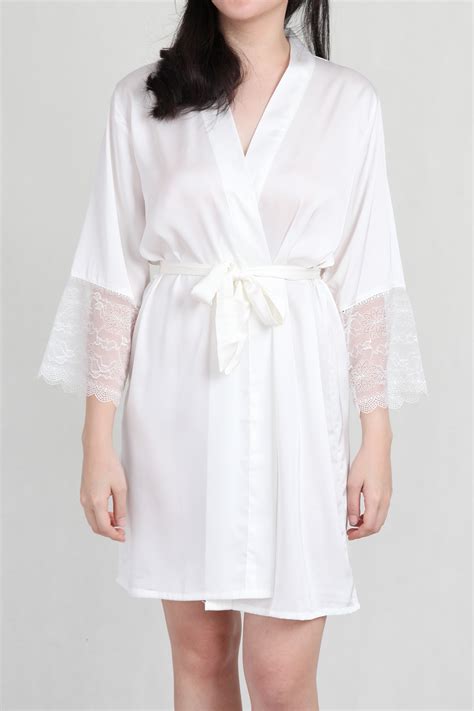 Lace Trimmed Satin Robe In White Parsealed