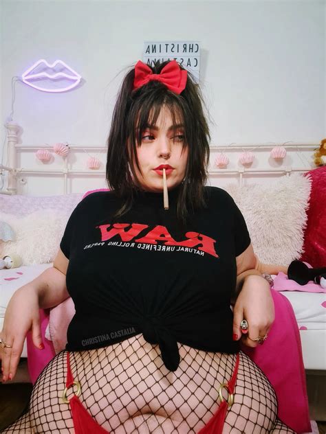 Would you get me high and feed me? 👀 | Scrolller