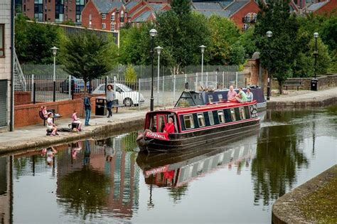 √ Birmingham Canal Boat Hire Party