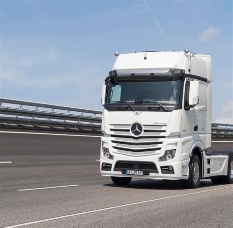 So Schlau Werden Die Trucks Mercedes Benz Lkw Neuheiten Welt