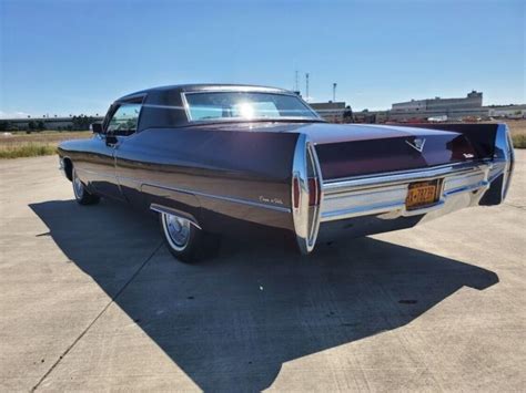 1968 Cadillac DeVille Coupe Red RWD Automatic deville for sale