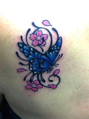 Tatouage Fleur Avec Papillon Mod Les Et Exemples