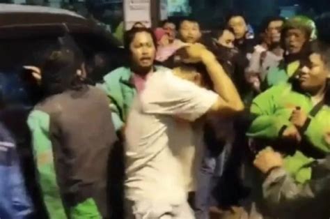 Youtuber Diamuk Massa Kini Laporkan Balik Ke Polisi Karena Jadi Korban