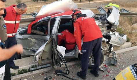 Asker Yolunda Feci Kaza Baba Öldü Anne ve Oğlu Yaralandı Ankara dan