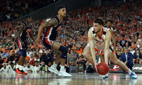 Double Dribble Sign In Basketball Basketball Traveling Violaton