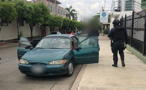 Policía Estatal recupera un auto con reporte de robo en Culiacán