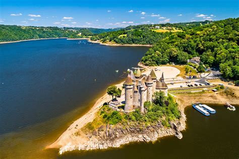 Les Plus Beaux Ch Teaux Visiter En Auvergne Rh Ne Alpes