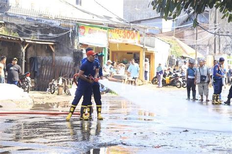 Revitalisasi Pasar Anyar Kota Tangerang Petugas Gabungan Diturunkan