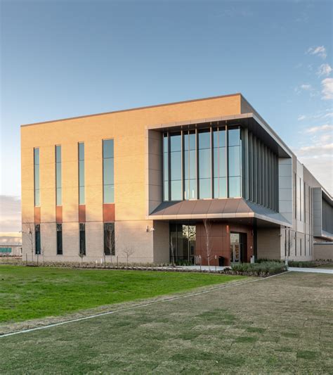 UHCL PEARLAND HEALTH SCIENCES & CLASSROOM – Karsten Interior Services: