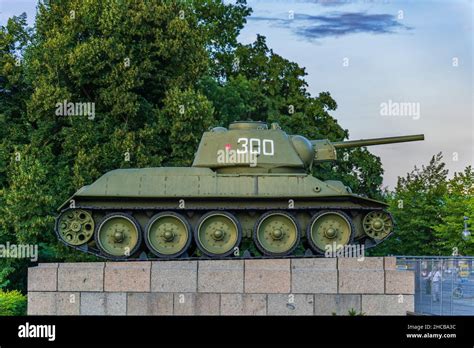 Carro Armato Sovietico Del Memoriale Di Guerra Berlino Immagini E