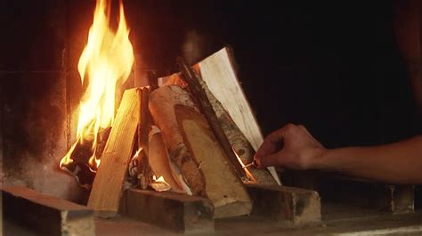 Cómo encender una chimenea de leña I Chimeneas Llofrío