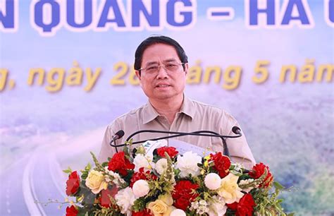 thu tuong du le khoi cong duong bo cao toc tuyen quang ha giang