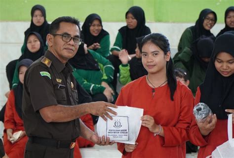 Kegiatan Penyuluhan Hukum Jms Kejati Riau Di Sma Ykpp Dumai Tribunriau