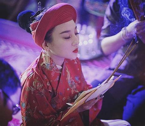 Không theo đuổi ca hát hot girl hầu đồng đẹp nhất Hà thành giờ ra sao sau 4 năm