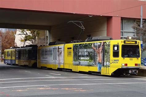 Sacramento Rt Light Rail Train Light Rail Transit In Sacra Flickr