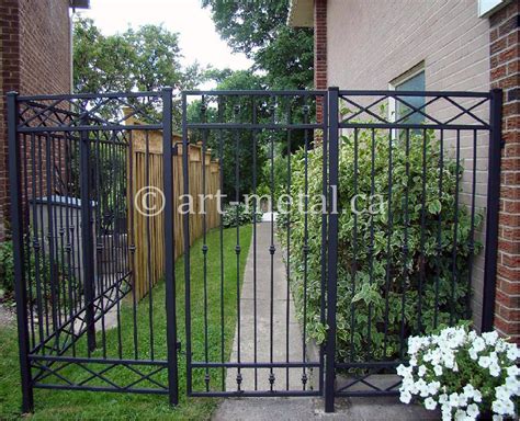 High Quality Metal Fence Materials and Hardware in Toronto