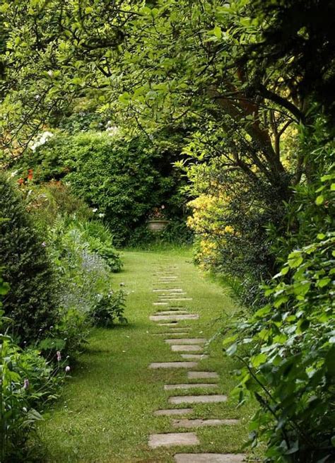 Backyard Walkway Create Stunning Pathways In Your Outdoor Space With