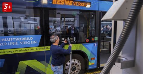 Steuerzahlerbund prangert im Schwarzbuch elf Fälle in Hessen an