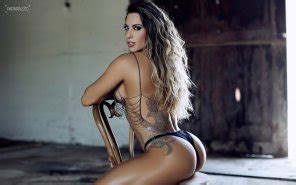 Model Beauty Bikini Black Hair Long Hair Porn Pic