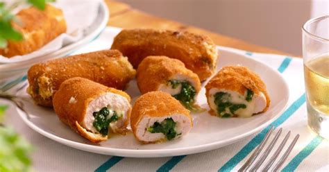 Aprende A Preparar Estos Rollitos De Pollo Con Espinacas Y Salsa