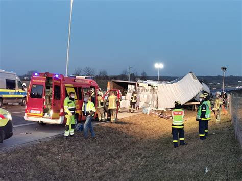 Schwerer Lkw Unfall Glimpflicher Ausgang Feuerwehr Odelzhausen