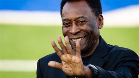 brazil football icon pele left winning legacy  arab world