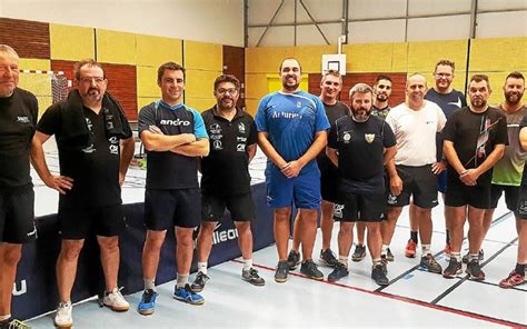 À Plozévet entraînement de tennis de table commun avec lEntente du