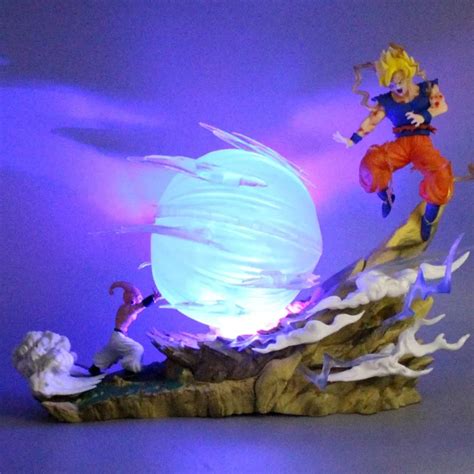 Estátua Diorama Goku Super Saiyajin e Kid boo Luta Dragon Ball Z 22cm