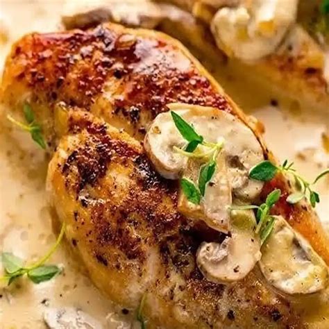 Chicken & Mushroom in Cream Sauce (400g.) - Ann's Frozen Food