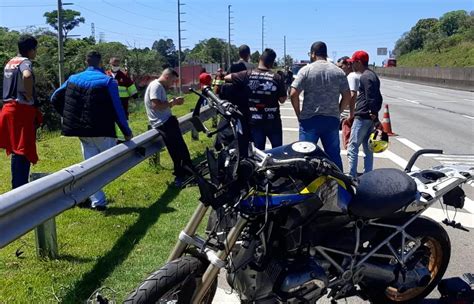 Acidente Moto De Luxo Deixa Dois Mortos Na Rodovia Anhanguera