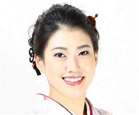 她是2018日本最美的女人，23岁是个上班族，最喜欢山口百惠