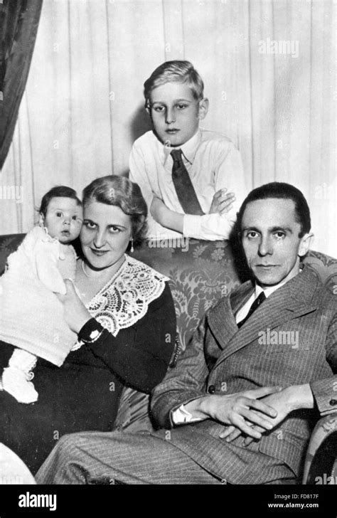 Retrato de Joseph Goebbels con su familia 1933 Fotografía de stock Alamy