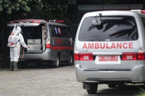 Foto Ingat Sanksi Jika Menghalangi Laju Ambulans Bisa Dipenjara