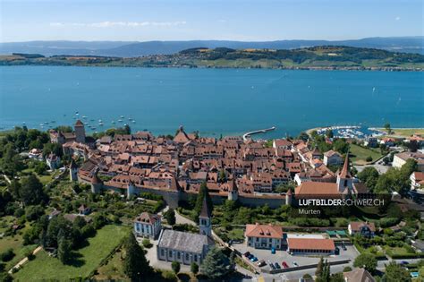 Luftaufnahme Murten Altstadt Luftbilderschweiz Ch