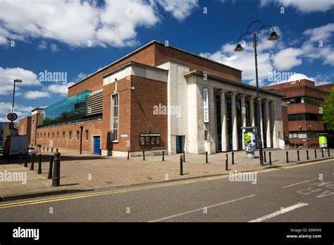 Wolverhampton Civic Hall High Resolution Stock Photography and Images ...