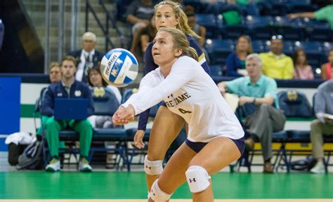 Irish Volleyball Opens 2017 Season With 3 1 Win Over Valpo Notre Dame