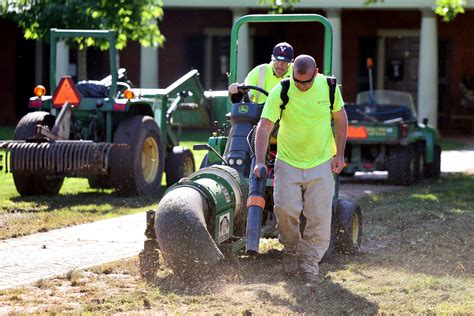Landscapers Prepare Lawn for Next Act: Reunions