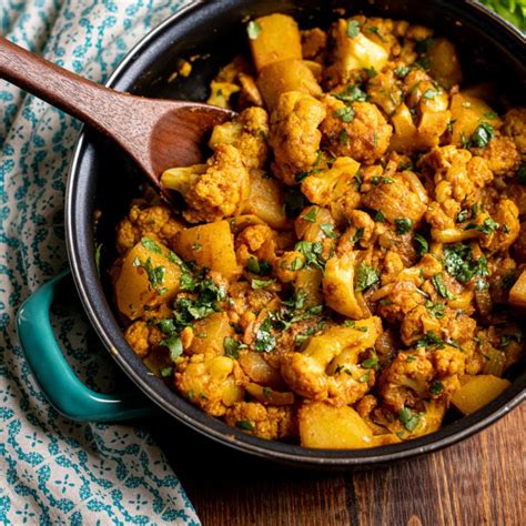 Aloo Gobi Indian Spiced Potatoes And Cauliflower Slimming Eats