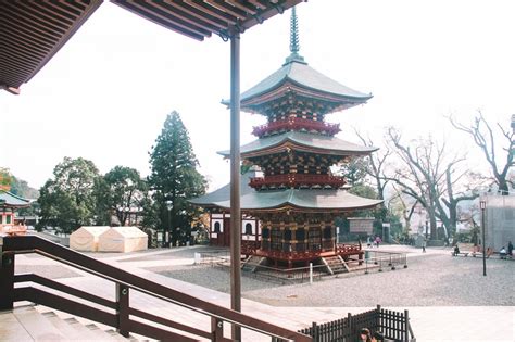 Japan : Exploring Narita Temple (Naritasan) - Hélène | Girl Born To Travel - Travel Blog