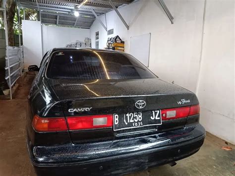 Toyota Camry 2000 Bensin Mobil Bekas 914486261