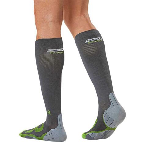 2XU Compression Recovery Socks Black buy and offers on Runnerinn