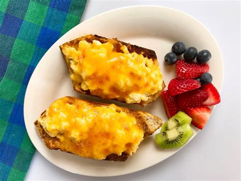 Cheesy Scrambled Egg Boats