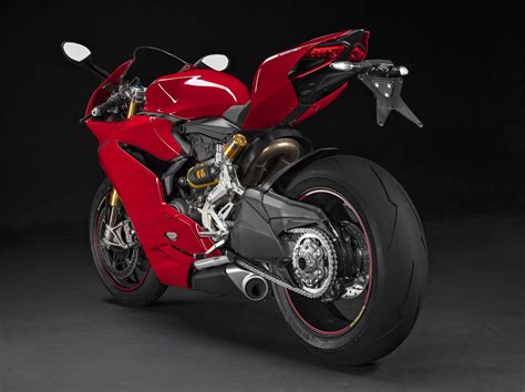 Ducati 1299 Panigale - 205hp, Across the Board - Asphalt & Rubber