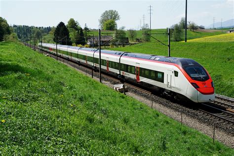 SBB Der Neue SBB Hochgeschwindigkeitszug RABe 501 Giruno Von Stadler